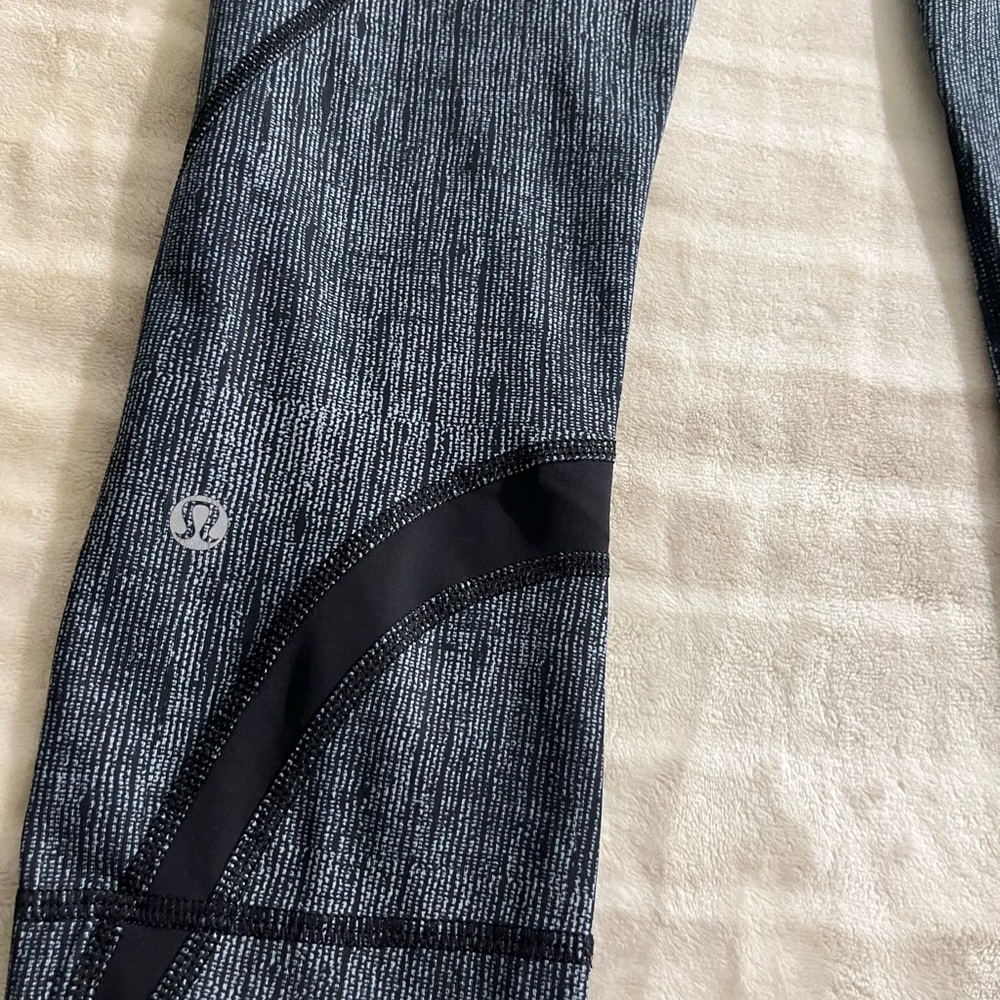 Lululemon 4 Stylish Black and Gray Crop Leggings - Picture 3 of 5
